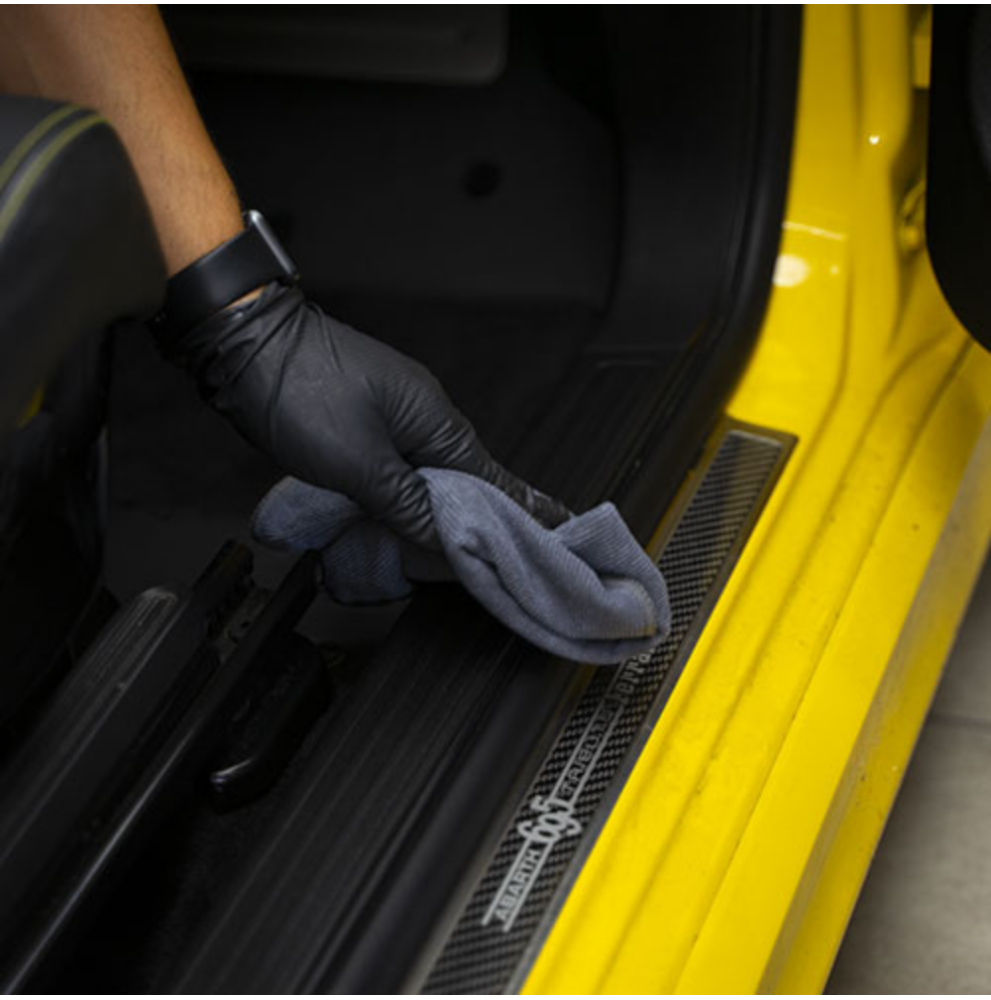 TRATTAMENTO PULIZIA E LUCIDATURA E RIPRISTINO PLASTICHE INTERNI ED ESTERNI AUTO MAFRA MANIAC All Round Plastic Protectant