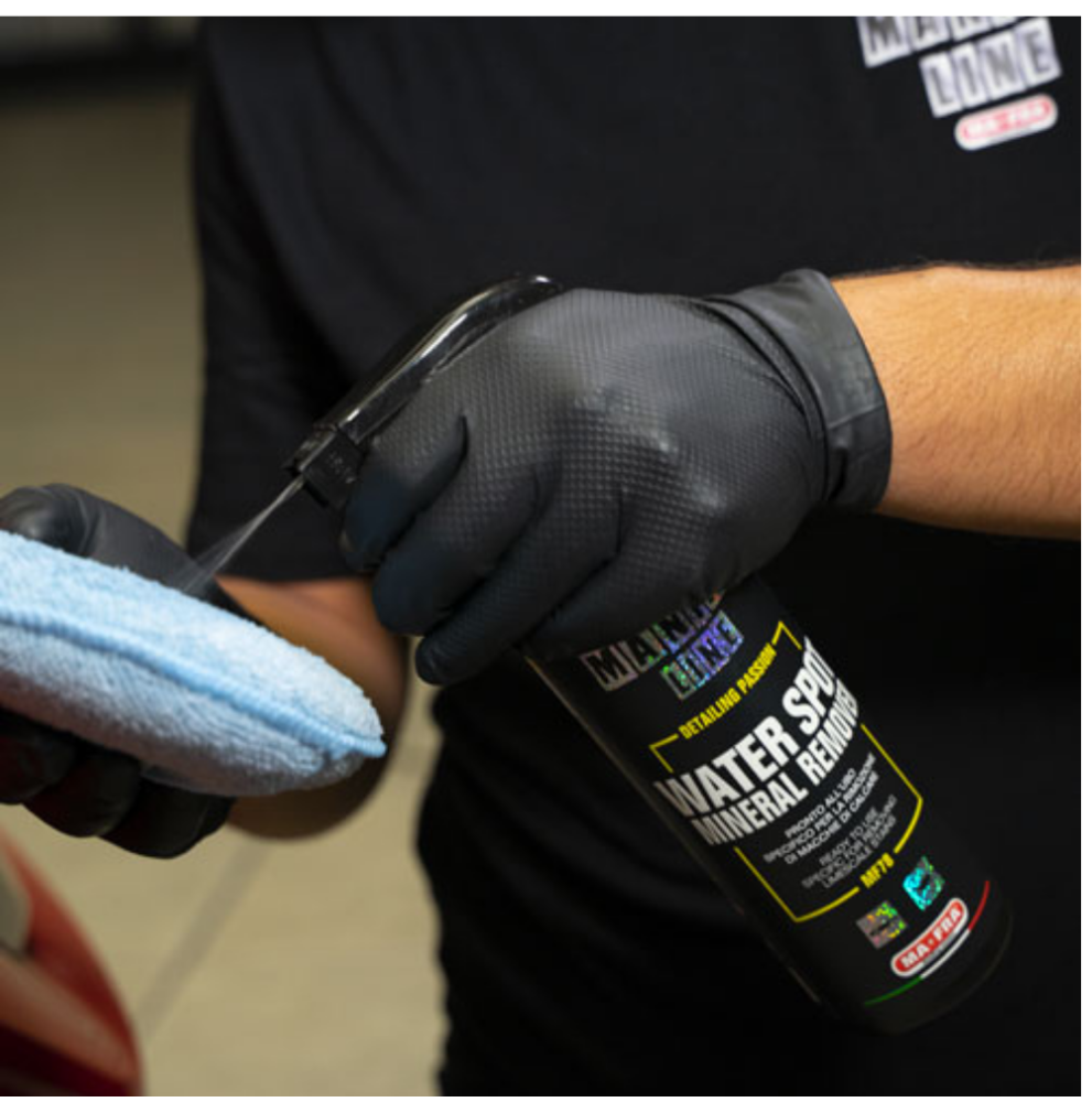 PULITORE MACCHIE DI CALCARE DALLA CARROZZERIA MAFRA MANIAC WATER SPOT MINERAL REMOVER